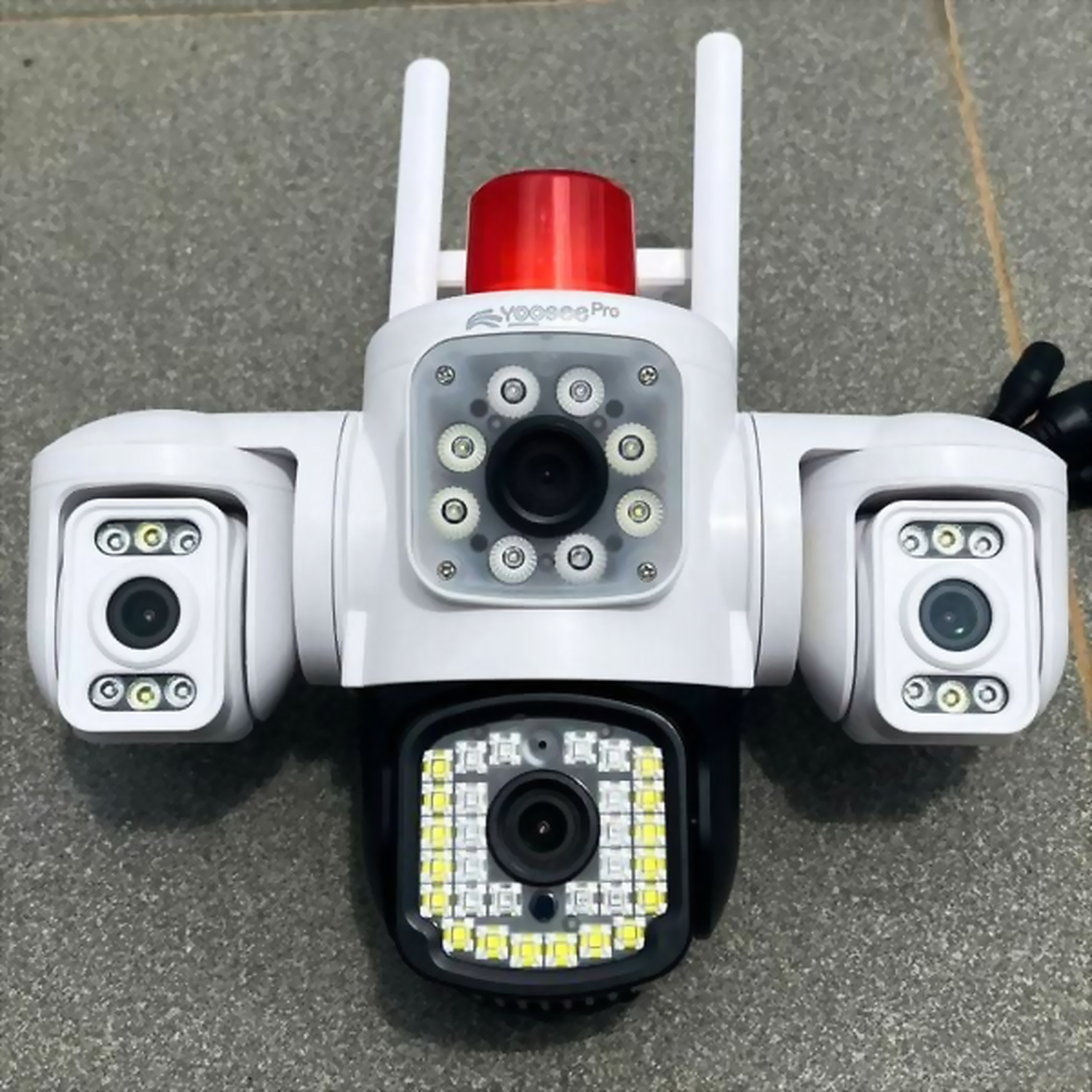 Hình ảnh sản phẩm Camera Wifi Yoosee 4 Mắt 3 Khung Hình Phiên Bản Đặc Biệt 20MP Cả Đều Xoay 360° - Camera Wifi Yoosee 4 Mắt 3 Khung Hình Phiên Bản Đặc Biệt 20MP Cả 3 Mắt Đều Xoay 360°